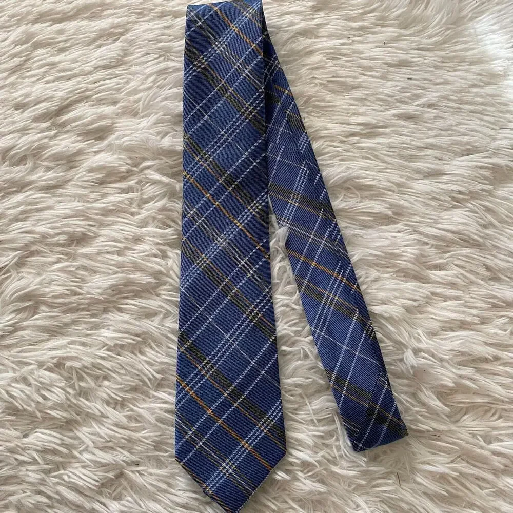 Avolio, Black Lapel set neck